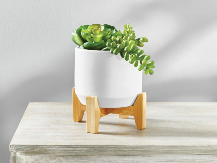 Mainstays 4" White Planter with Bamboo Stand