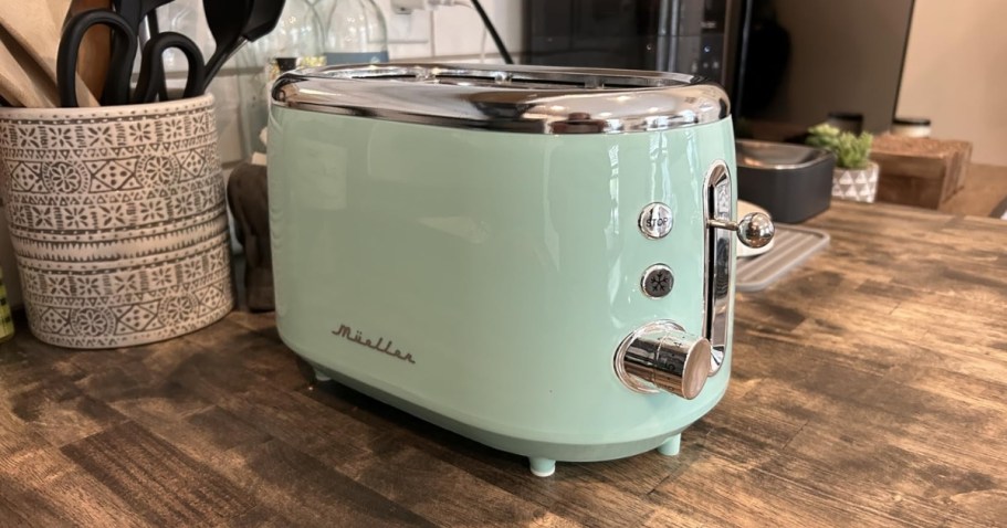 Mueller Retro Toaster Only $24.97 on Amazon (Regularly $50) | Over 4,700 5-Star Reviews!