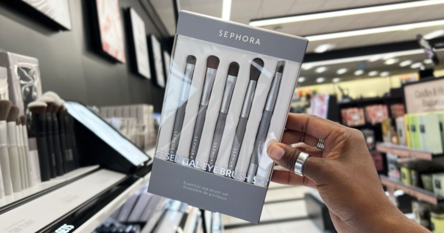 hand holding up Sephora Collection Essential Eye Makeup Brush Set in store