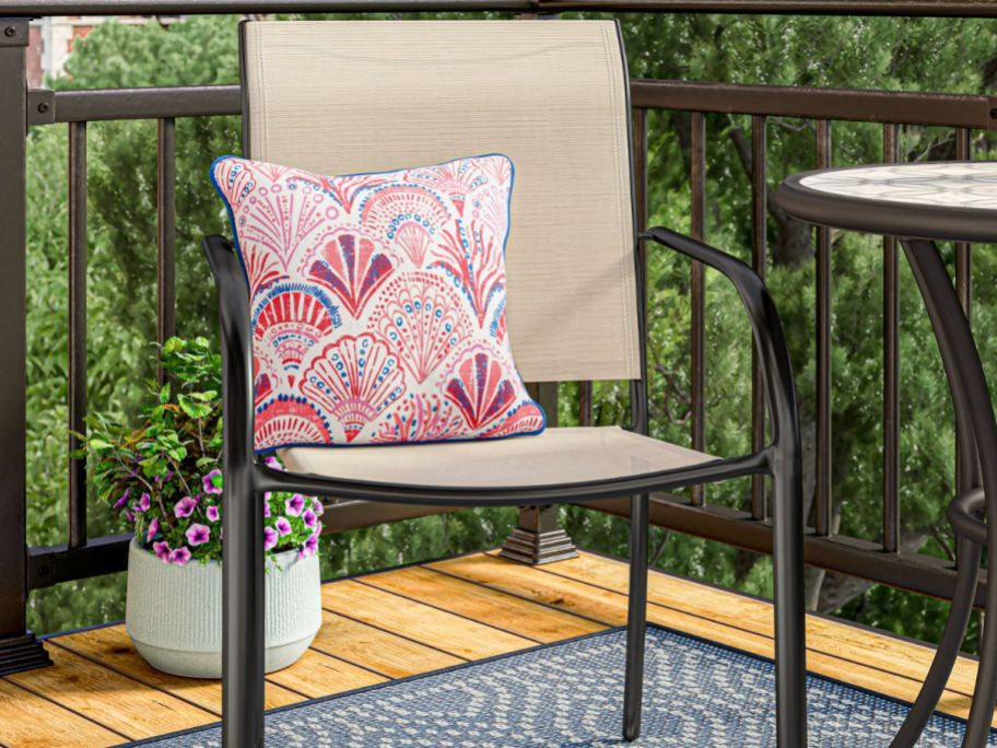 A Style Selections Patio Chair