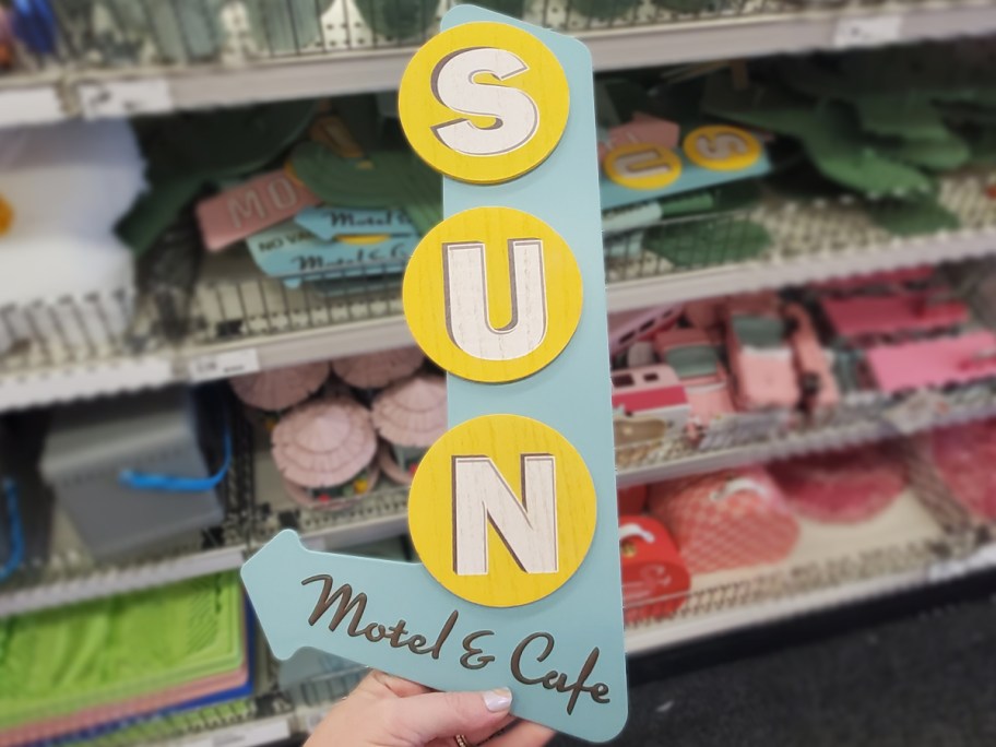 Sun Motel & Cafe Sign