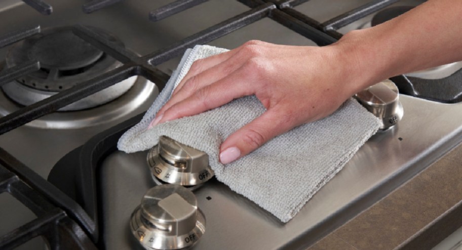 hand cleaning stove with microfiber cloth