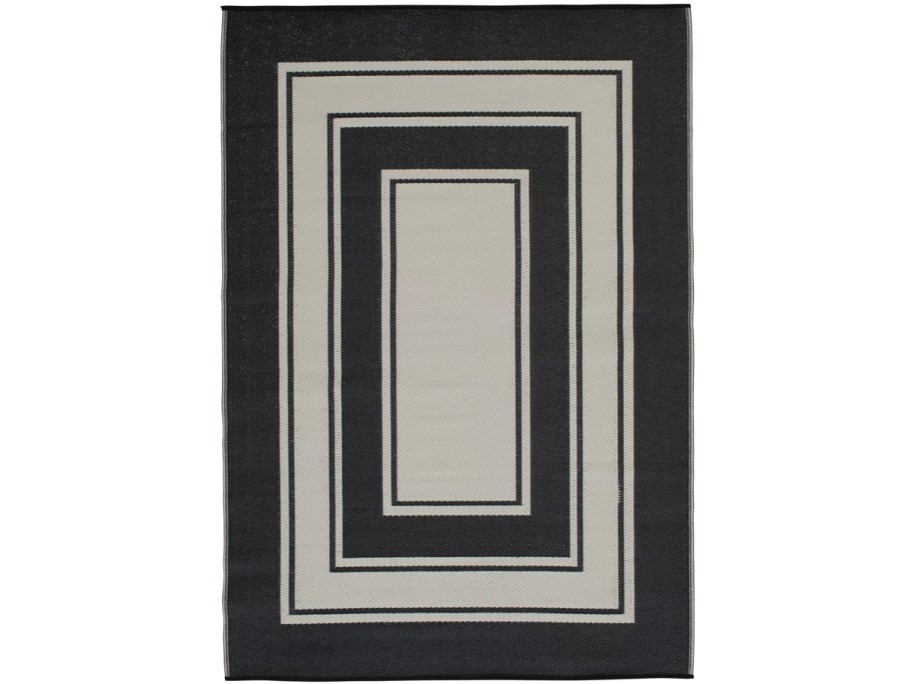 black border rug 