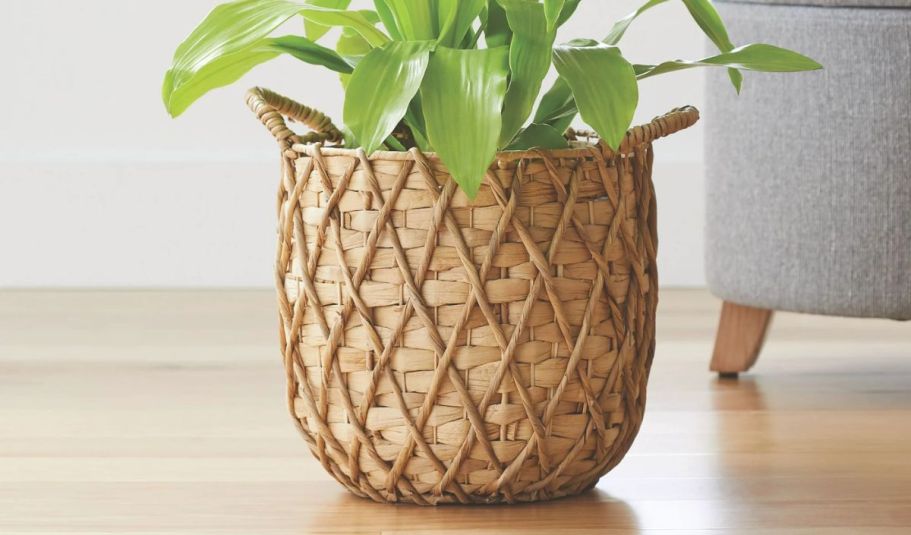 Better Homes & Garden Natural Basket Planter Just $9.94 at Walmart (Regularly $18)