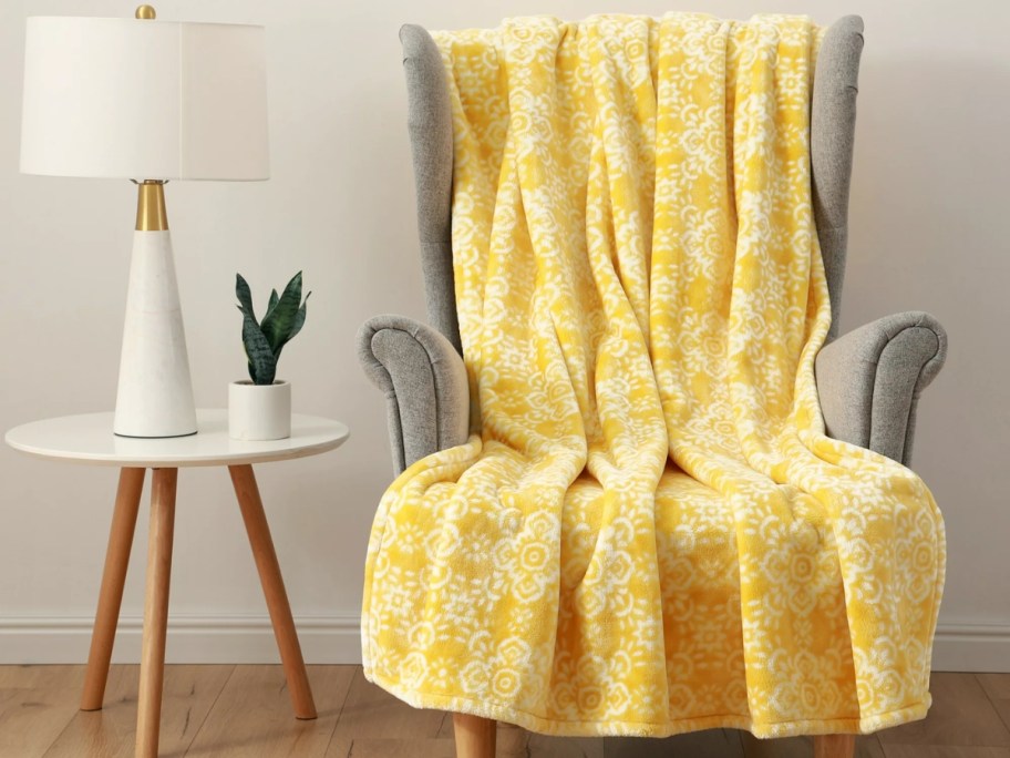 Better Homes & Gardens Ultra Soft Velvet Plush Throw Blanket