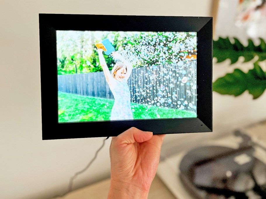 Digital Picture Frames from $37.59 Shipped on Amazon (Last-Minute Mother’s Day Gift)