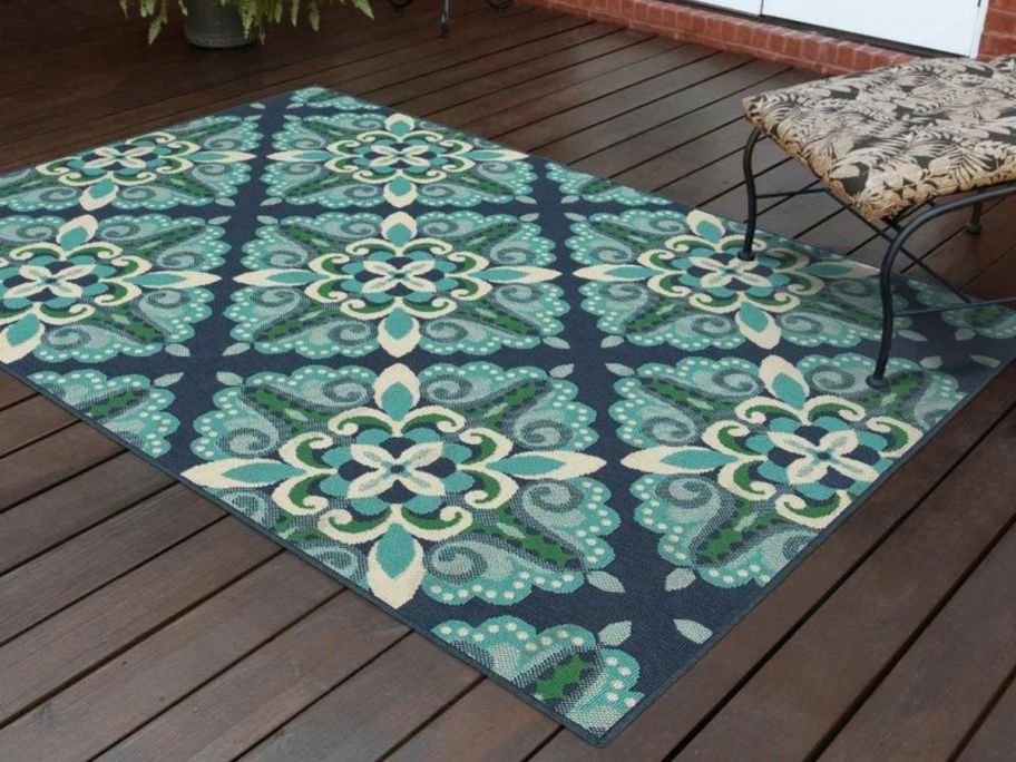 Deltana Synthetic Rug on deck