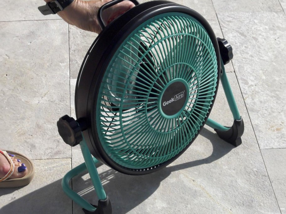 Geek Aire Deluxe 12in Rechargeable Water-Resistant Fan