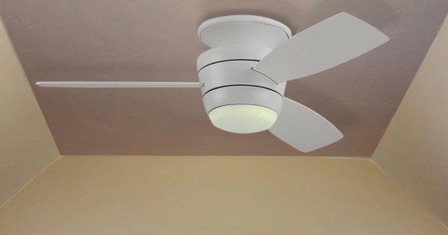 white 3 blade ceiling fan with flat light on ceiling