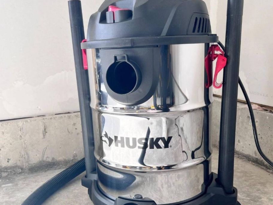 Husky-Wet-Dry-Vac-1 مكنسة Husky الرطبة / الجافة بسعر 39.97 دولارًا أمريكيًا فقط، ويتم شحنها على موقع HomeDepot.com (70 دولارًا أمريكيًا)