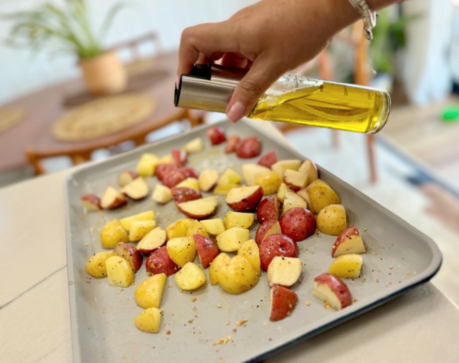 Nikkier Oil Sprayer from Amazon being used on roasted vegetables