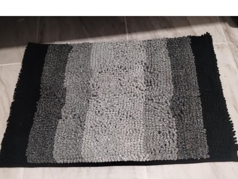 Olanly Chenille Striped Black Bath Mat