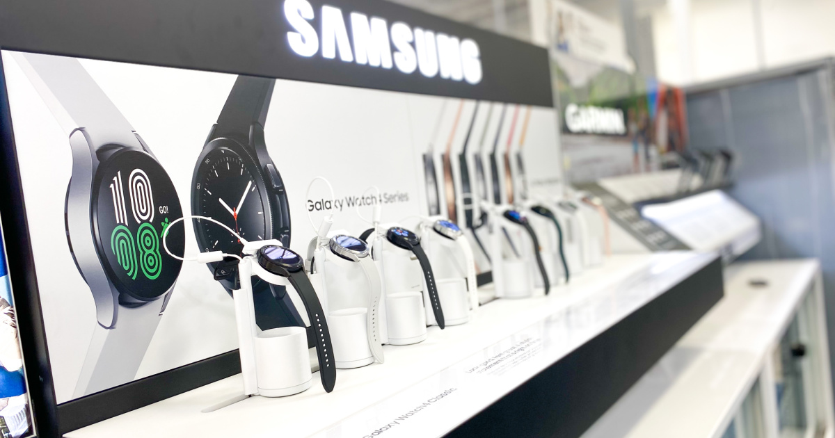 store display of samsung watches inside best buy store