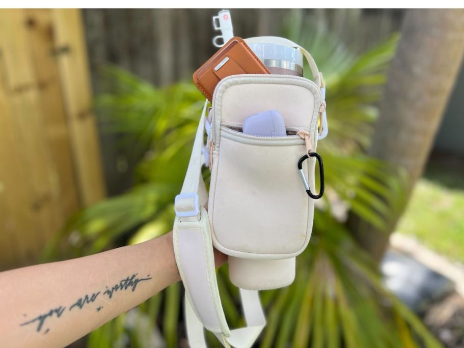 Water Bottle Crossbody Bag Only $6.99 on Amazon (Fits a 40oz Stanley Tumbler)