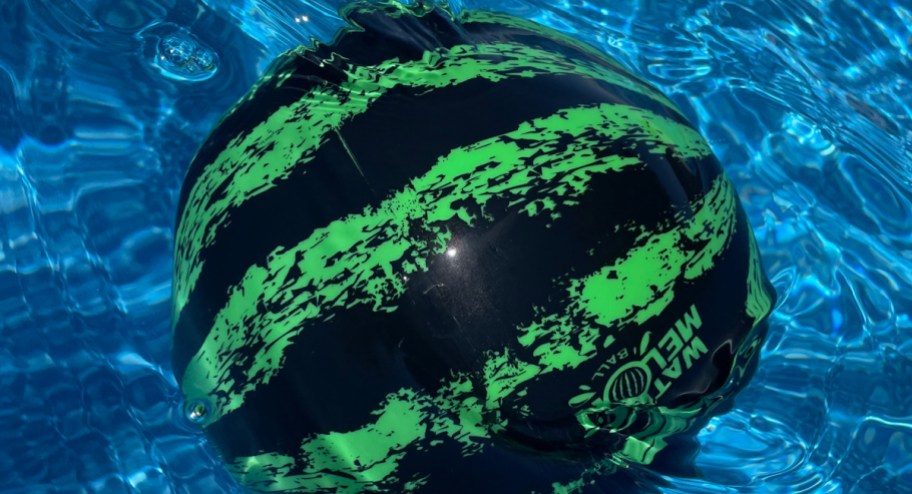 Watermelon ball in the waterWatermelon ball in the water