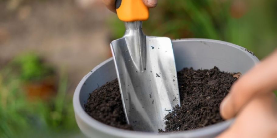 Up to 55% Off Fiskars Garden Tools on Amazon | Hand Trowel Only $5