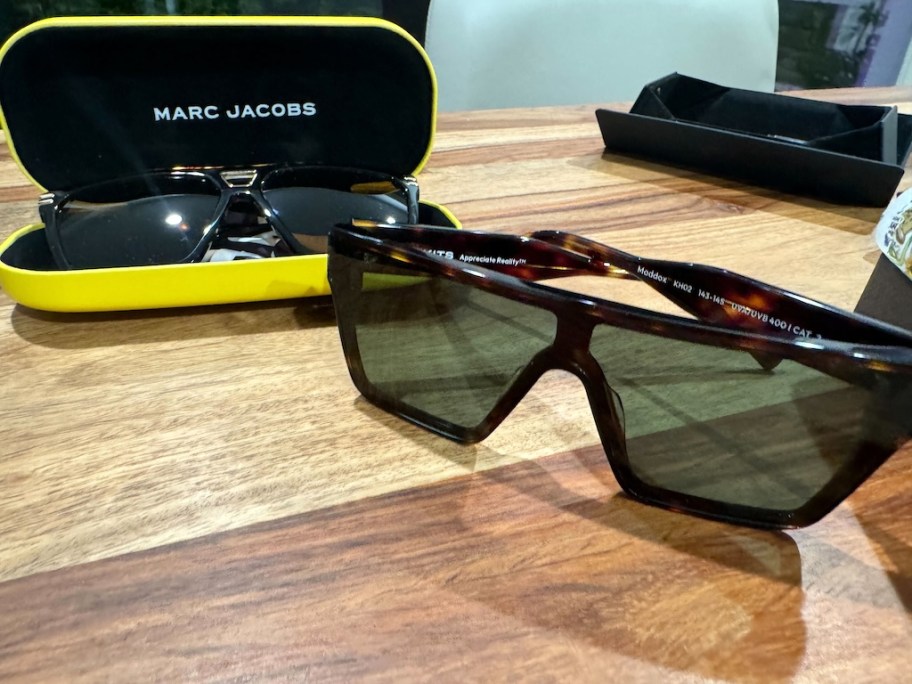 Kits sunglasses by Marc Jacobs style