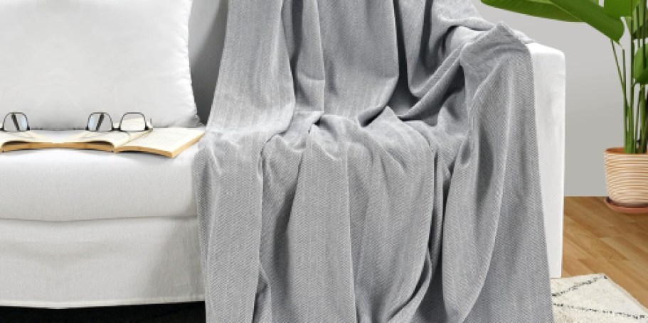Organic Cotton Throw Blankets 2-Pack Only $26.99 on Amazon (Just $13.50 Each)