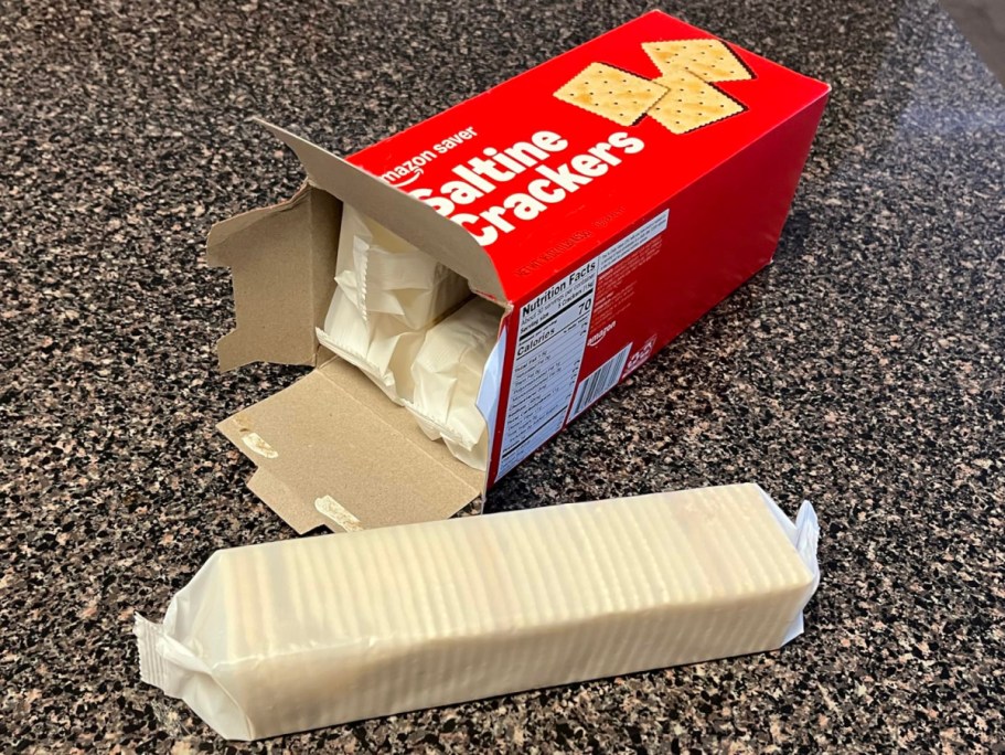 Amazon Saltine Crackers Just $1.56 Shipped