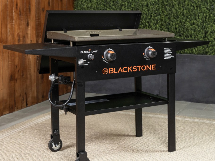 Blackstone 28″ Griddle w/ Hard Cover AND Accessories Set Only $248 on Lowes.com ($350 Value!)