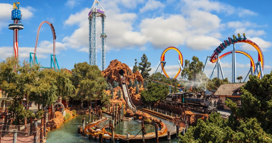 Knotts-Berry-Farm خصم يصل إلى 60% على تذاكر الملاهي والمتنزهات المائية (Cedar Point، وCarowinds، وGreat America، والمزيد!)