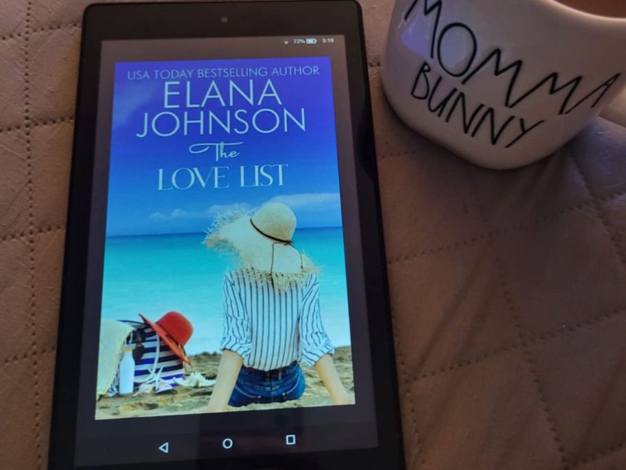 Image of the cover of The Love List by Elana Johnson on a tablet