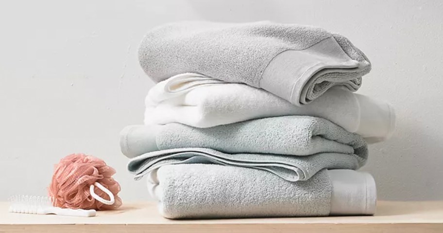 WOW! Bath Towels Only $3.86 on Macys.com (Regularly $20)