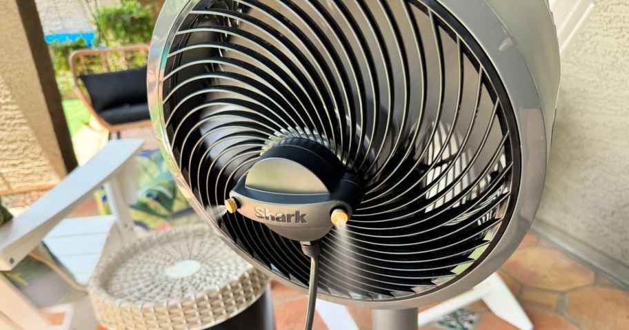 shark flex breeze fan w/ mist feature
