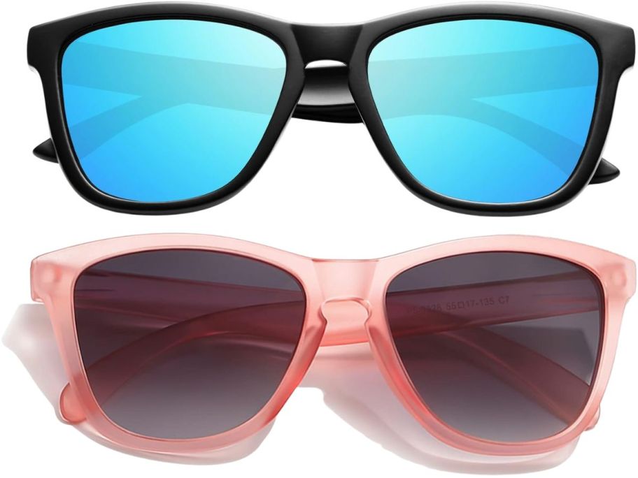 DANAMY Women's Mirrored Sunglasses stock images