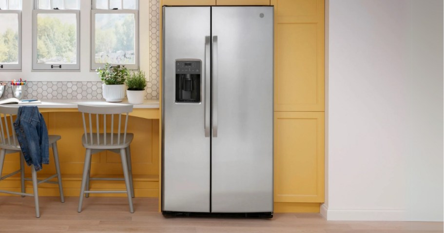 RUN! GE Side-by-Side Refrigerator JUST $779 for Lowe’s Rewards Members (Reg. $1,799)