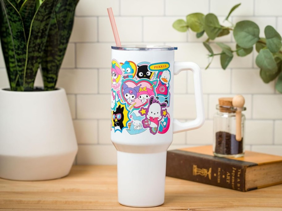 Hello kitty tumbler in different sides-3
