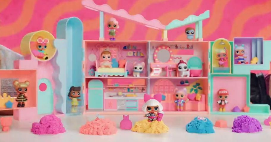 LOL Surprise Magic Sand Playhouse with doll