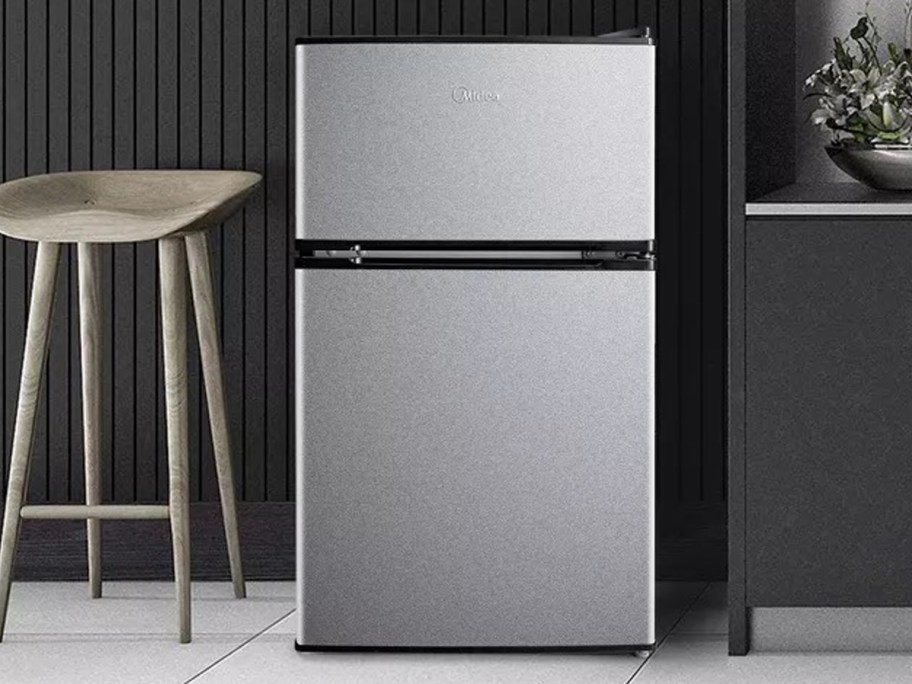 Midea 3.1 cu ft Fridge