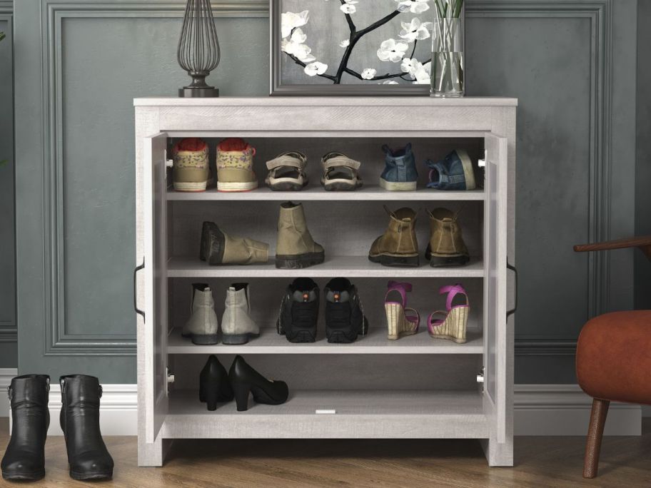 Open shoe cabinet