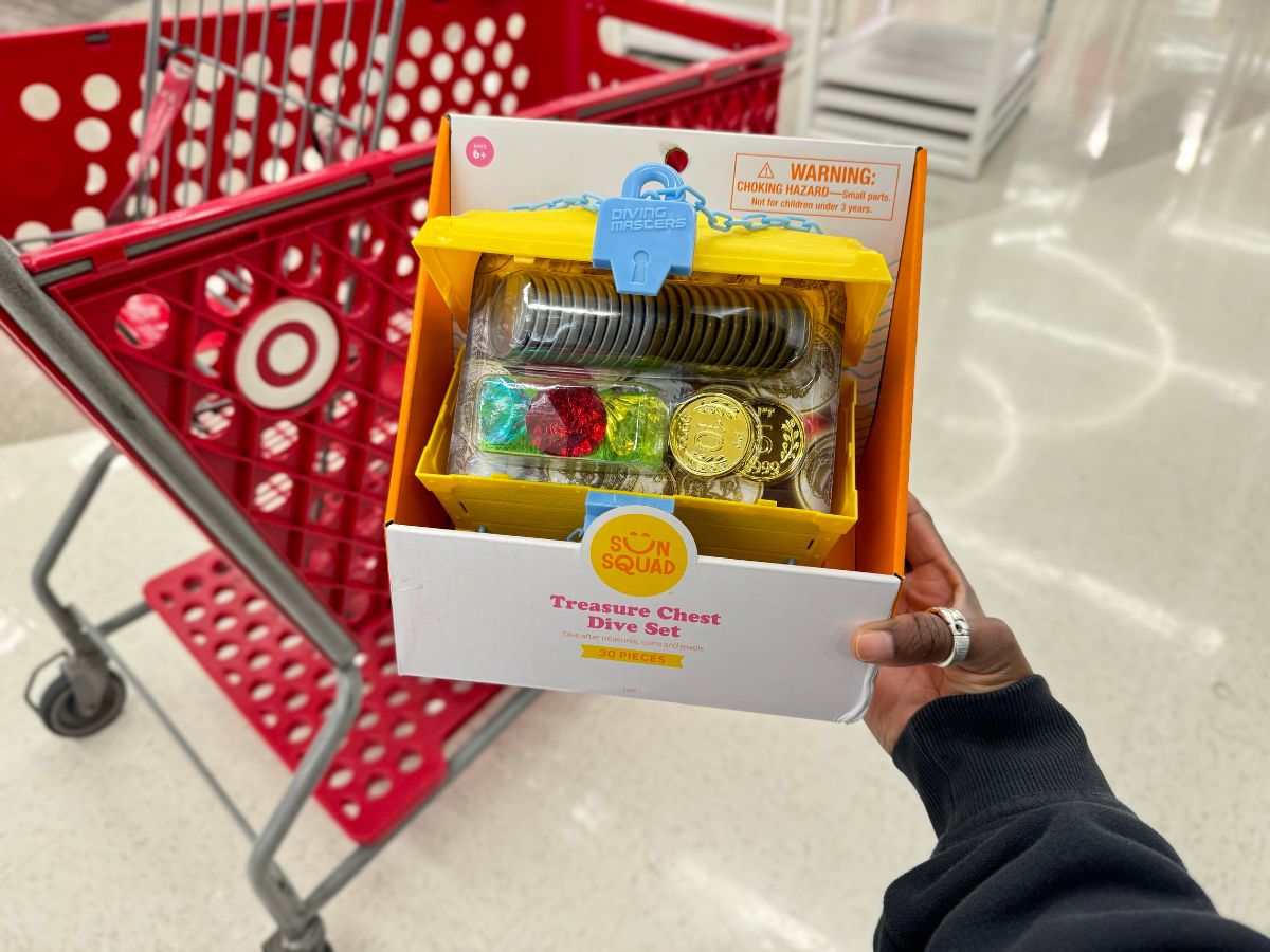 Sun Squad Treasure Chest Dive Set Only $9.60 at Target (Regularly $12)