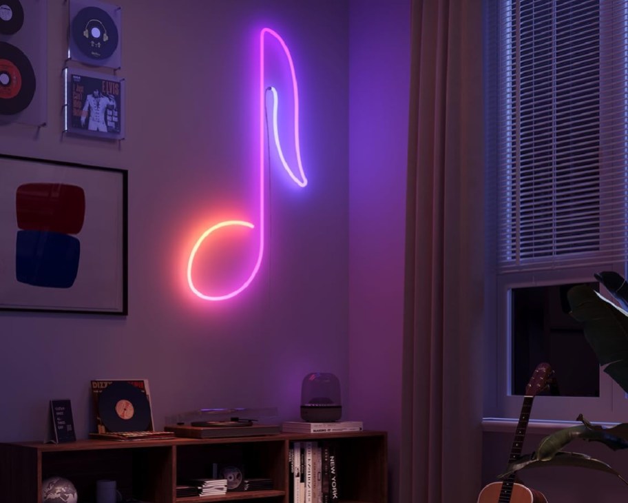 rope lights in music note shape