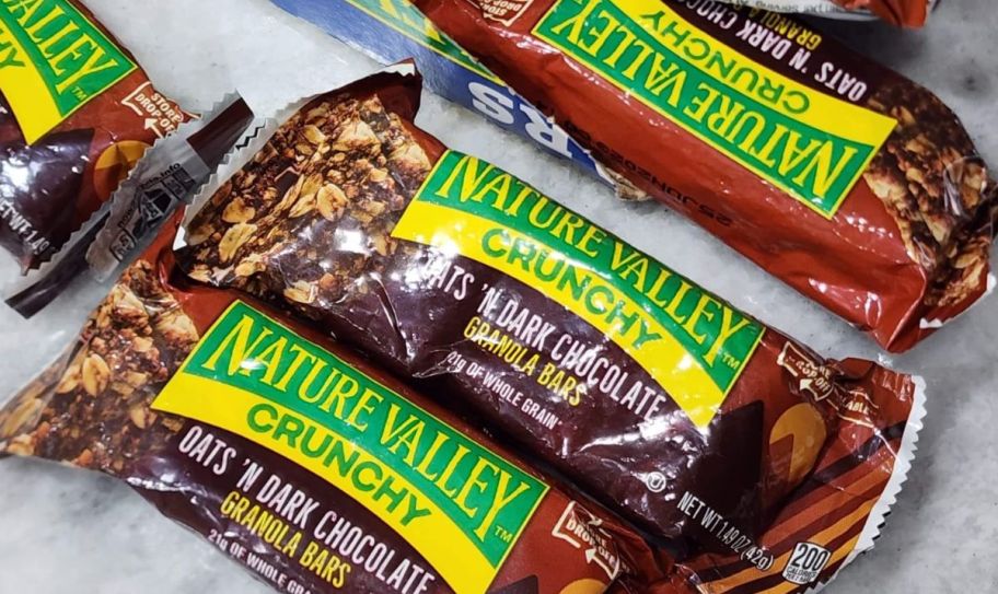 individually wrapped servings of nature valley oat and dark chocolate granola bars