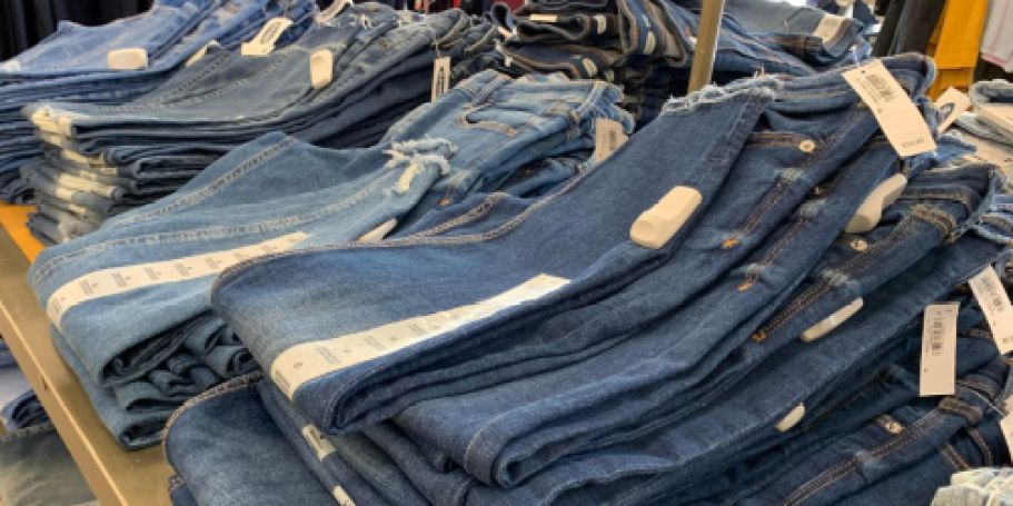 *Ends Tonight* Old Navy Jeans from $6.47 | Includes Baby, Kids & Adult Sizes!