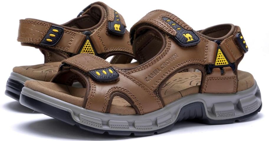 Camel-Crown-Mens-Hiking-Sandals-Leather- صنادل المشي لمسافات طويلة الجلدية المقاومة للماء للرجال فقط 19.99 دولارًا يتم شحنها على أمازون (50 دولارًا عاديًا)