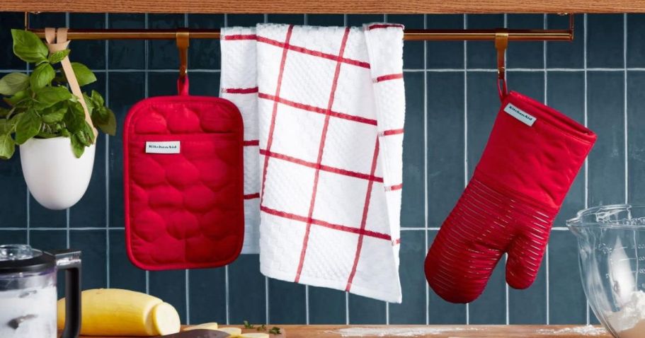 KitchenAid Oven Mitts & Towels Set Only $13.98 Shipped w/ Amazon Prime (Reg. $50)