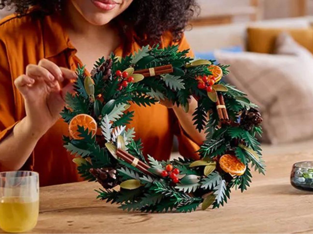 NEW LEGO Christmas Sets Available Now | Poinsettia, Wreath, & More