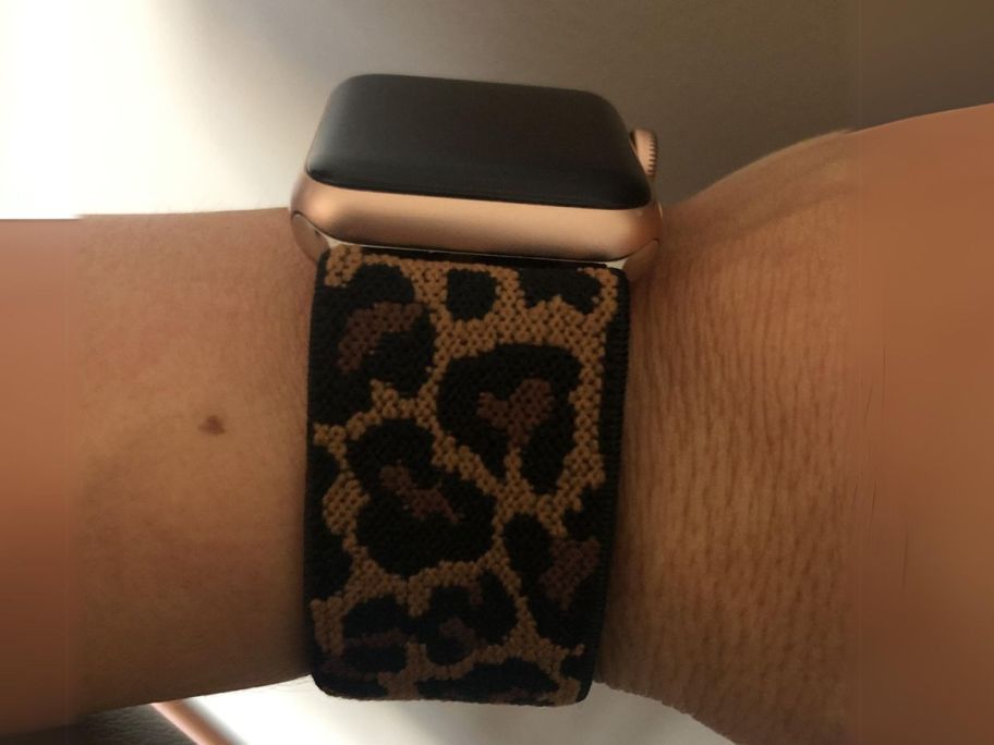 Miterv Stretchy Apple Watch Compatible Band on wrist