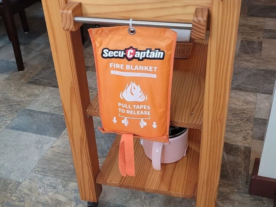 SecuCaptain-Emergency-Fire-Blanket-in-Orange بطانية حريق للطوارئ مكونة من عبوتين فقط بقيمة 13.59 دولارًا أمريكيًا يتم شحنها لأعضاء أمازون برايم | أكثر من 2000 تقييم 5 نجوم