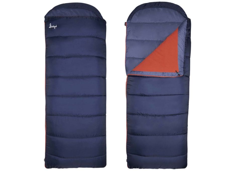 Slumberjack-Shadow-Mountain-Hooded-Sleeping-Bag-in-Blue حقيبة النوم ذات القلنسوة Slumberjack بسعر 17 دولارًا فقط على موقع Walmart.com (45 دولارًا عاديًا) | يشتمل على بطانة من الصوف قابلة للإزالة