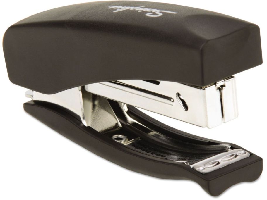 Swingline-Stapler-1 دباسة يدوية سعة 20 ورقة من Swingline مقابل 5 دولارات فقط على موقع Walmart.com