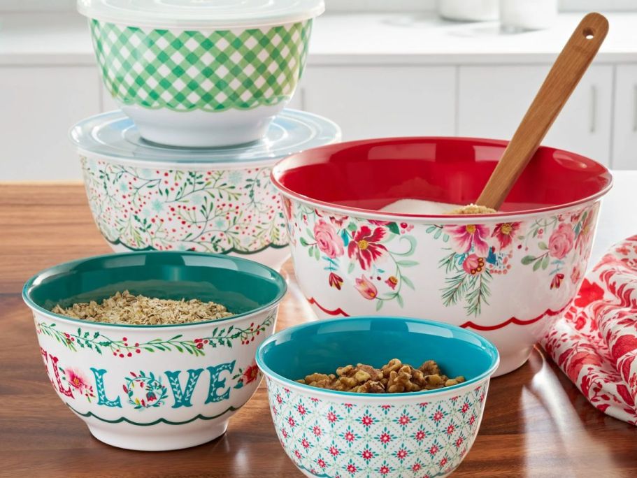 Pioneer Woman Christmas Mixing Bowls 10-Piece Set Just $14.88 on Walmart.com (Reg. $25)