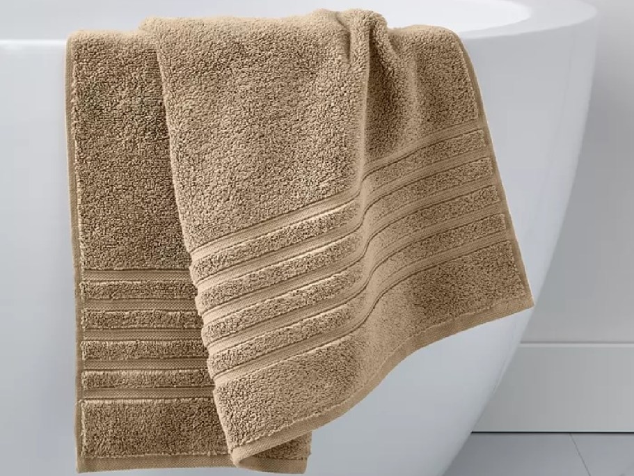 Macy&rsquo;s Bath Towels Sale + BOGO FREE = Premium Towels from $6 Each (Reg. $36)