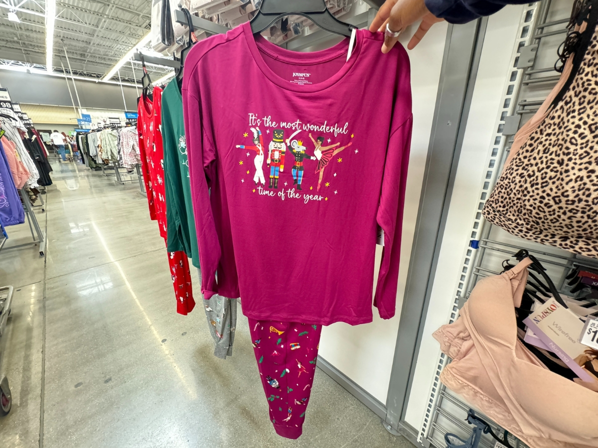 Joyspun Women’s Christmas Pajamas Just $7.98 on Walmart.com (May Sell Out!)