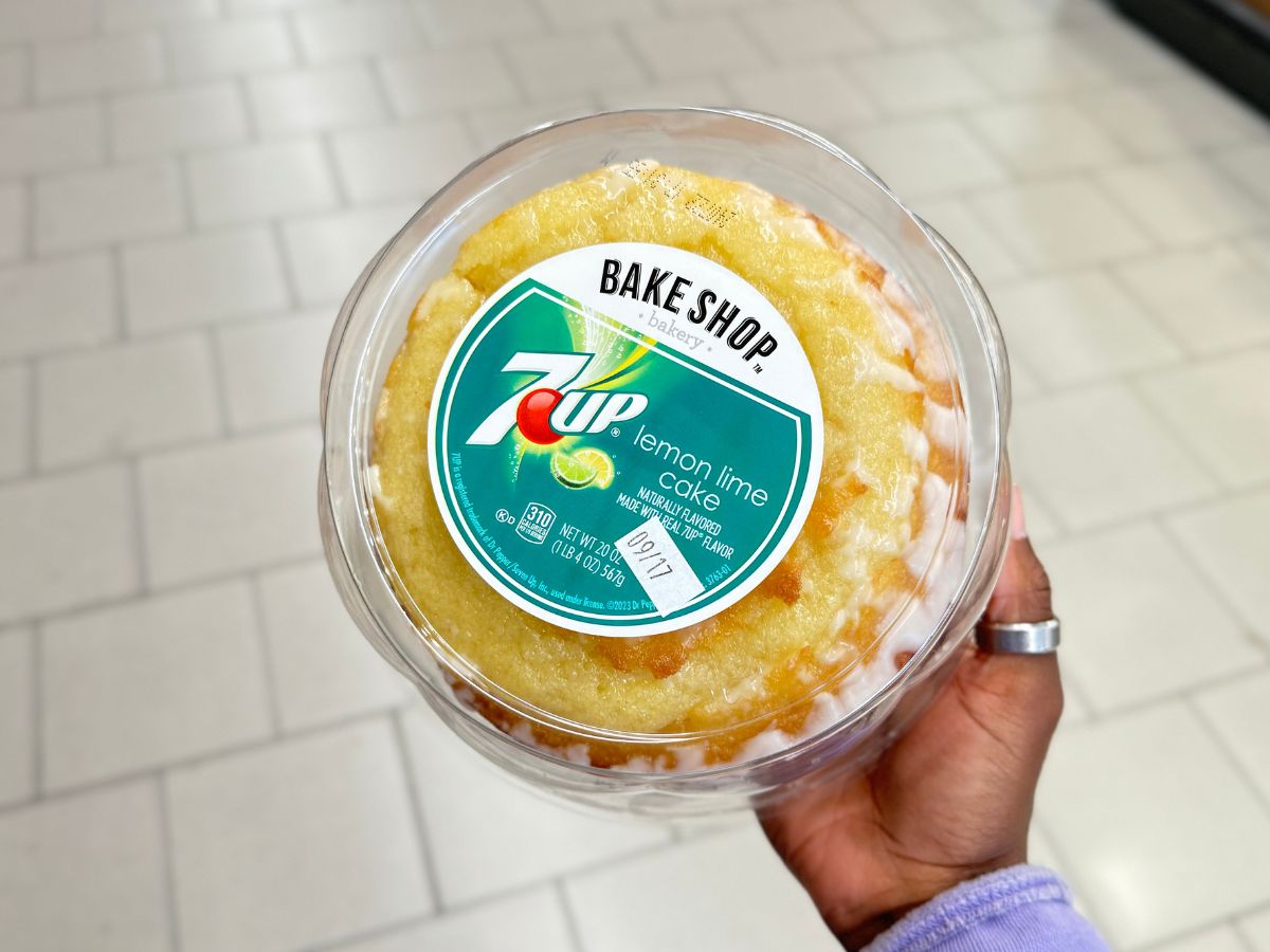 New ALDI Fall Grocery Finds: 7 Up Cakes, Coconut Macaroons, Streusel Bread & More!