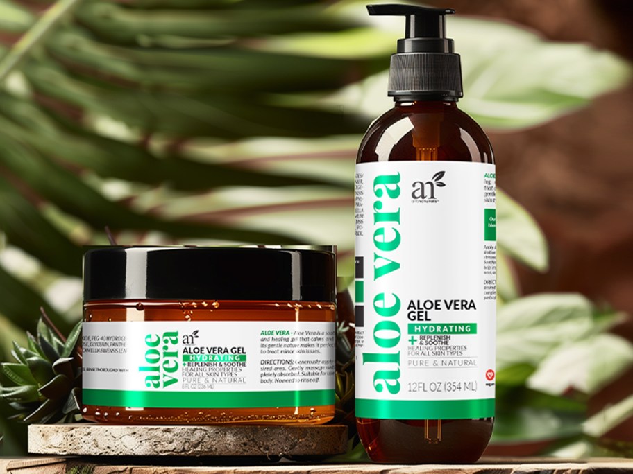 bottle and jar of artnaturals Aloe Vera Gel